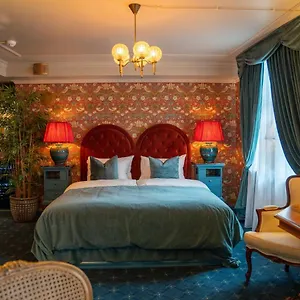 boutique-hotel-charmante.hotelsinbergen.net/