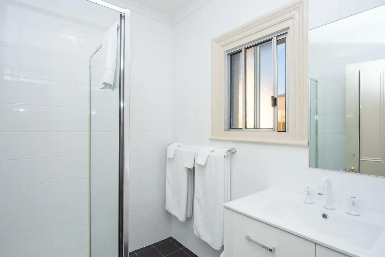 The Mile End Hotel Аделаида Австралия