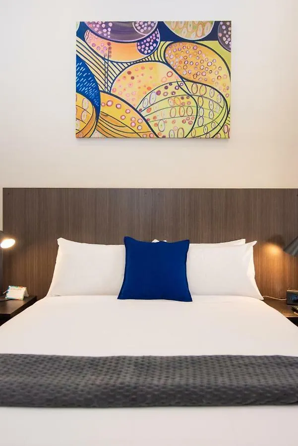 The Mile End Hotel Аделаида